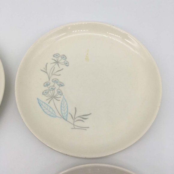 Royal Stetson Royal Maytime set of 4 Saucers, no cups, Blue Floral, Mid Century - Picture 4 of 6